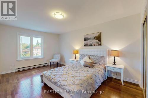 339 Elmwood Avenue, Richmond Hill, ON - Indoor Photo Showing Bedroom