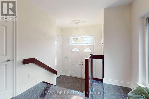 339 Elmwood Avenue, Richmond Hill, ON - Indoor Photo Showing Other Room