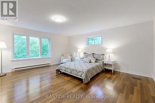 339 Elmwood Avenue, Richmond Hill, ON - Indoor Photo Showing Bedroom