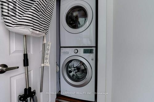 54 West Avenue N, Hamilton, ON - Indoor Photo Showing Laundry Room