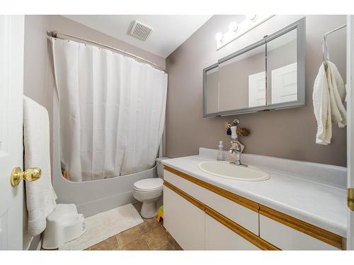 A - 212 10Th Street S, Cranbrook, BC - Indoor Photo Showing Bathroom
