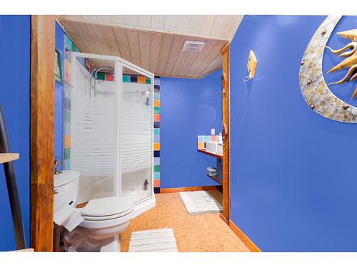 949 St Mary Lake Road, Kimberley, BC - Indoor Photo Showing Bathroom