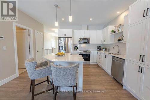 10 Ben Tekamp Terrace, Brockville, ON - Indoor Photo Showing Kitchen With Double Sink With Upgraded Kitchen