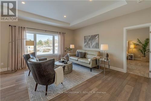 10 Ben Tekamp Terrace, Brockville, ON - Indoor Photo Showing Living Room