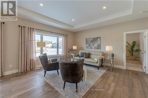 10 Ben Tekamp Terrace, Brockville, ON - Indoor Photo Showing Living Room