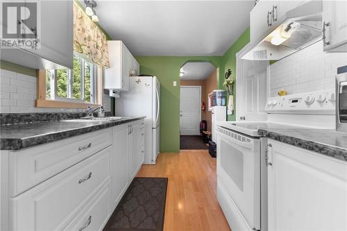 11864 Round Lake Road, Pembroke, ON - Indoor Photo Showing Kitchen With Double Sink