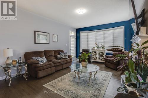 612 Bayport Boulevard, Midland, ON - Indoor Photo Showing Living Room