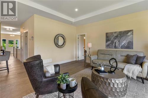 5 Ben Tekamp Terrace, Brockville, ON - Indoor Photo Showing Living Room