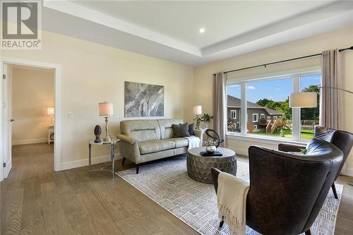 5 Ben Tekamp Terrace, Brockville, ON - Indoor Photo Showing Living Room