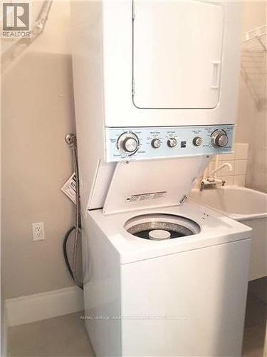 324 - 53 Woodbridge Avenue, Vaughan, ON - Indoor Photo Showing Laundry Room