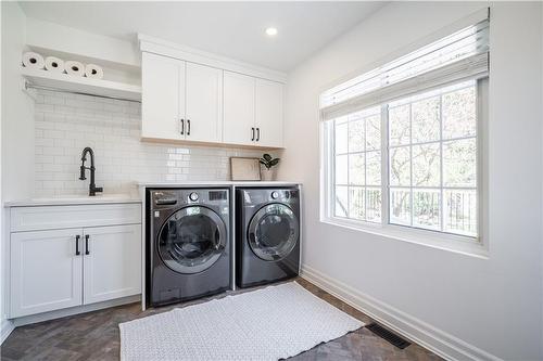 571 Plains Road W, Burlington, ON - Indoor Photo Showing Laundry Room