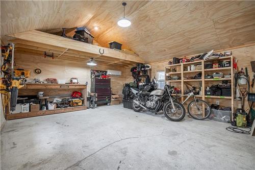 571 Plains Road W, Burlington, ON - Indoor Photo Showing Garage