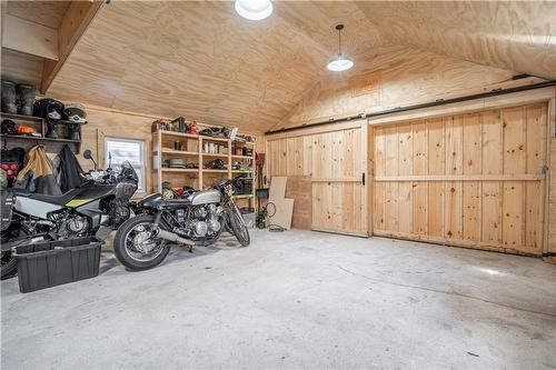 571 Plains Road W, Burlington, ON - Indoor Photo Showing Garage