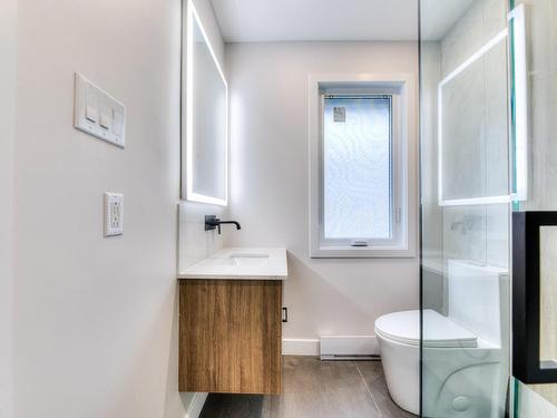 Ensuite bathroom - 456 Av. Melbourne, Mont-Royal, QC - Indoor Photo Showing Bathroom