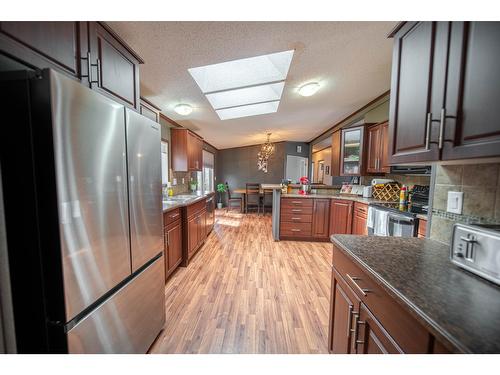 2130 33Rd Avenue N, Cranbrook, BC - Indoor Photo Showing Kitchen