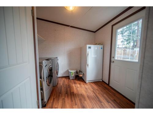 2130 33Rd Avenue N, Cranbrook, BC - Indoor Photo Showing Laundry Room