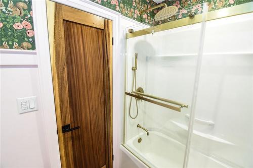 24 Port Maitland Road, Dunnville, ON - Indoor Photo Showing Bathroom