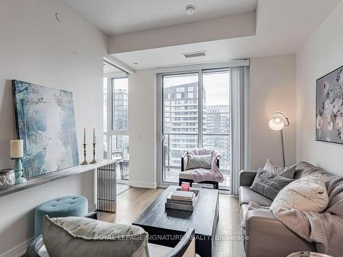 4416-87 Peter St, Toronto, ON - Indoor Photo Showing Living Room