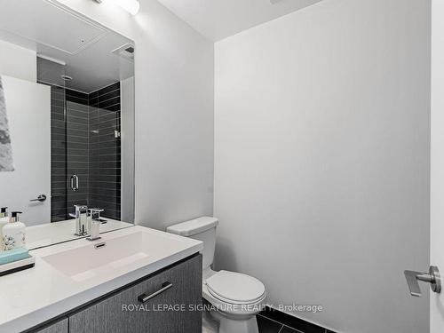 4416-87 Peter St, Toronto, ON - Indoor Photo Showing Bathroom