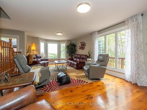 714329 Baseline Rd, Grey Highlands, ON - Indoor Photo Showing Living Room