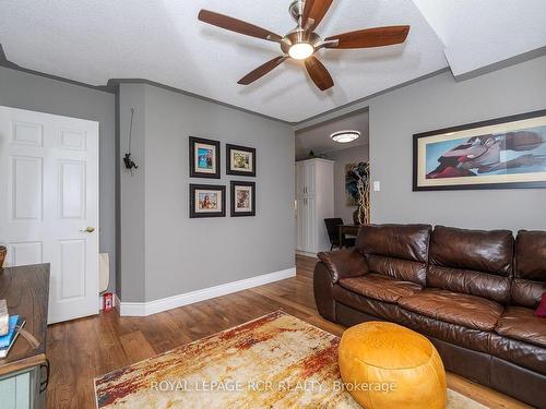 714329 Baseline Rd, Grey Highlands, ON - Indoor Photo Showing Living Room