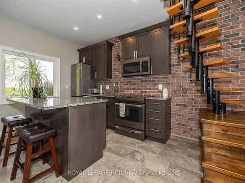 714329 Baseline Rd, Grey Highlands, ON - Indoor Photo Showing Kitchen With Upgraded Kitchen