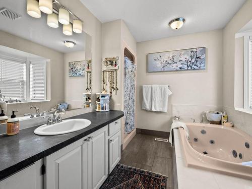 1913 Granite Ave, Merritt, BC - Indoor Photo Showing Bathroom