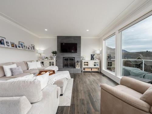 2016 Sun Rivers Drive, Kamloops, BC - Indoor Photo Showing Living Room With Fireplace