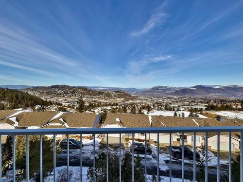 50-2022 Pacific Way, Kamloops, BC - Outdoor With View