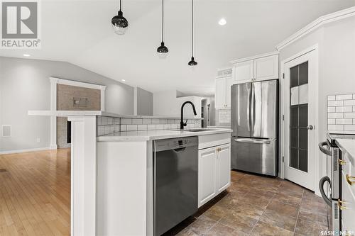 3827 Cumberland Road E, Regina, SK - Indoor Photo Showing Kitchen With Stainless Steel Kitchen With Upgraded Kitchen