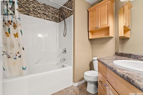 3827 Cumberland Road E, Regina, SK - Indoor Photo Showing Bathroom