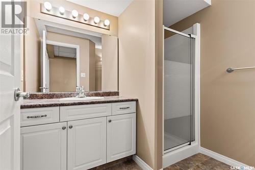 3827 Cumberland Road E, Regina, SK - Indoor Photo Showing Bathroom