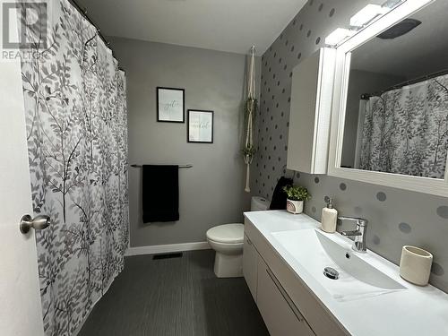 8182 265 Road, Fort St. John, BC - Indoor Photo Showing Bathroom