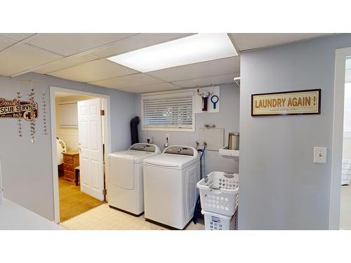 2617 2Nd Street S, Cranbrook, BC - Indoor Photo Showing Laundry Room
