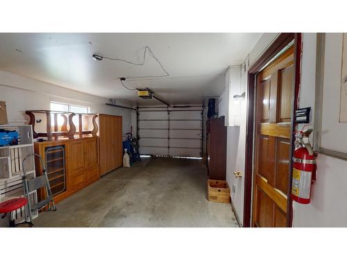 2617 2Nd Street S, Cranbrook, BC - Indoor Photo Showing Garage