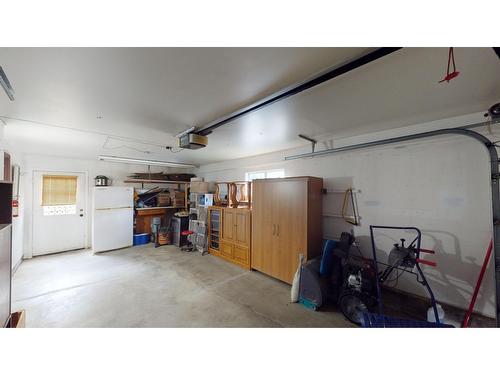2617 2Nd Street S, Cranbrook, BC - Indoor Photo Showing Garage