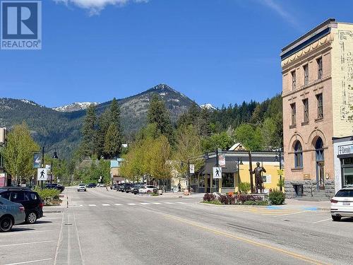 2063 Washington Street, Rossland, BC 