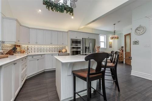 2411 Lakeshore Road, Burlington, ON - Indoor Photo Showing Kitchen With Upgraded Kitchen