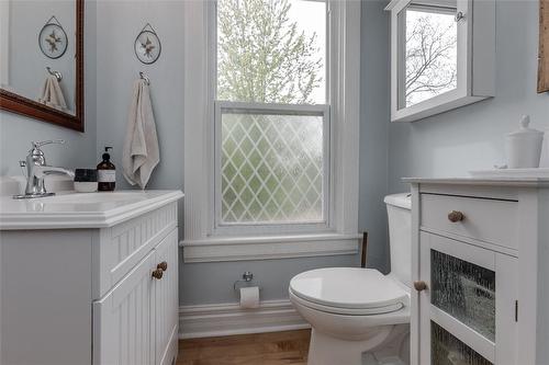 2411 Lakeshore Road, Burlington, ON - Indoor Photo Showing Bathroom