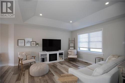 9 Durant Street, Petawawa, ON - Indoor Photo Showing Living Room