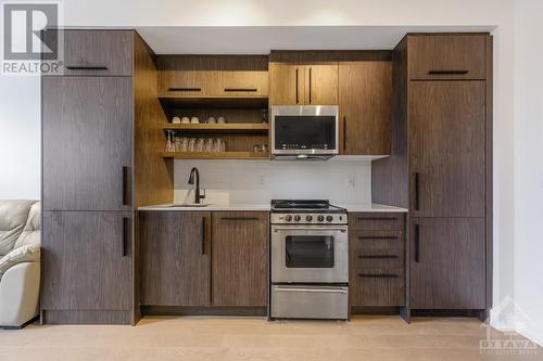 560 Rideau Street Unit#421, Ottawa, ON - Indoor Photo Showing Kitchen