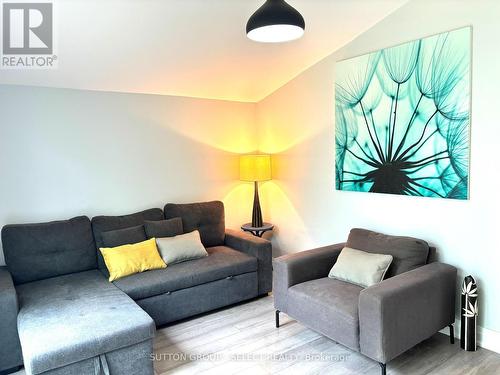 194 Maitland Street, London, ON - Indoor Photo Showing Living Room