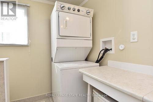 147 Maple Crescent, Hamilton, ON - Indoor Photo Showing Laundry Room