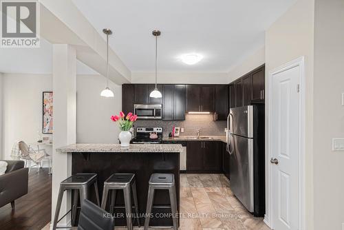 10 Crossings Way, Hamilton, ON - Indoor Photo Showing Kitchen With Stainless Steel Kitchen With Upgraded Kitchen