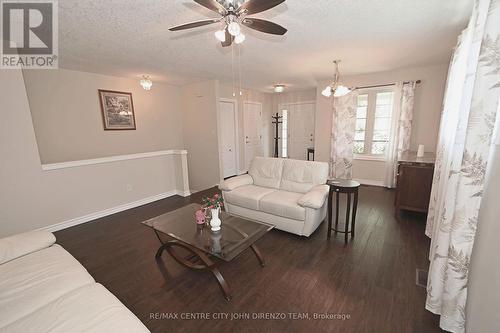 117 Hagerman Crescent, St. Thomas, ON - Indoor Photo Showing Living Room