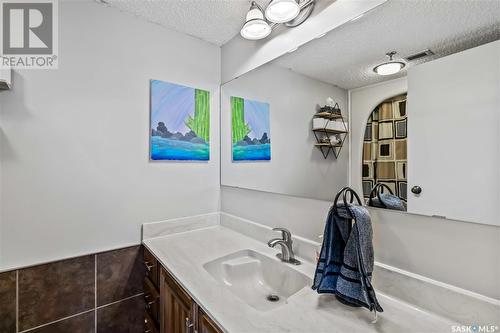 605 315 5Th Avenue N, Saskatoon, SK - Indoor Photo Showing Bathroom