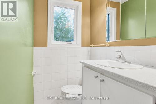 3569 Old Montreal Road, Ottawa, ON - Indoor Photo Showing Bathroom