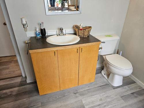 320 Chatham Street, Nelson, BC - Indoor Photo Showing Bathroom