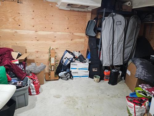 320 Chatham Street, Nelson, BC - Indoor Photo Showing Garage
