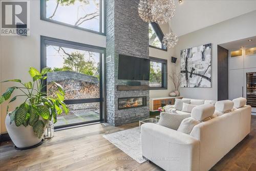 1031 Welwyn Drive, Mississauga, ON - Indoor With Fireplace